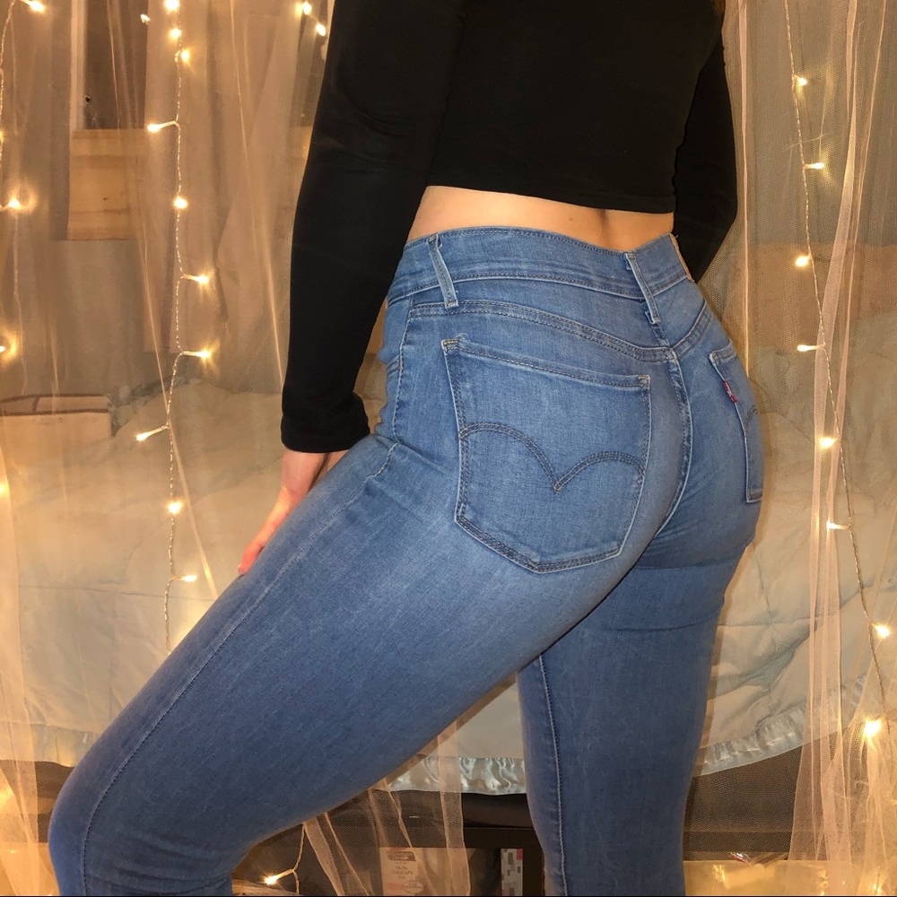 Levi’s 710 Super Skinny Women’s Jeans light blue